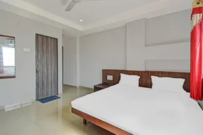 Spot On Hotel Om Residency - Image 3