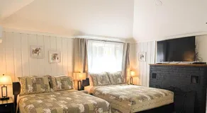 Hinckleys Dreamwood Cottages - Image 2