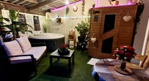 Studio19 Cosy Sauna Jacuzzi et jardinet privatifs - Image 4
