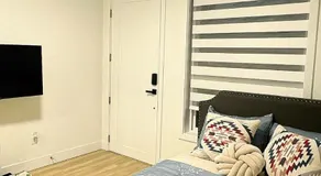Quiet Private Room Victoria - PS5, Fast WiFi, Parking - Image 2