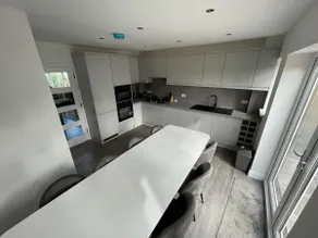 Brand New High Spec House with parking Wi-Fi (B) - Image 4