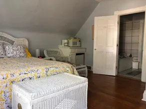 Lucy's Place - Image 2