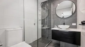 Studio Apartment near CBD, RMIT & Uni of Melbourne - Image 2
