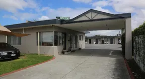 Beaconsfield Lodge Motel - Image 3