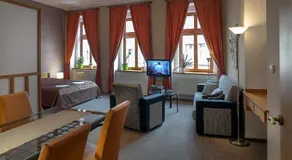 Hotel Merlot - Image 2