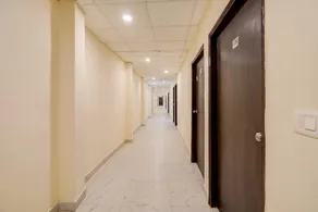 Hotel O La Belle - Image 5