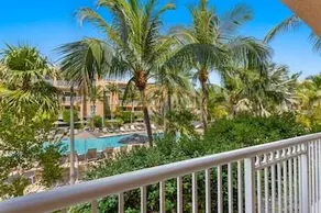 Appartement de vacances avec jacuzzi, piscine et internet haut débit | Proche Key West Tropical Forest & Botanical Garden | Vue sur l'eau - Image 4