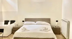 Pigneto Square Home - Image 2
