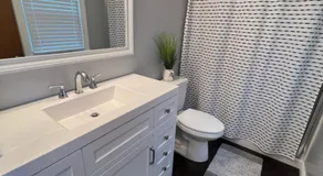 Curly's Quarters (4 Bedroom Home) w/ Lambeau view - Image 3