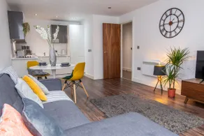 Impressive Apartment In Birmingham - Image 2