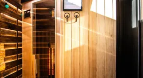 Loveroom Very Good Trip chambre avec jacuzzi privatif - Image 3