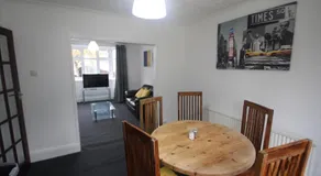 Hillingdon's House - Image 3