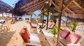 Golden Surfer Beach Hotel - Image 2
