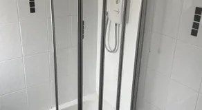 Room in Glasgow 20 mins away from city - Image 5