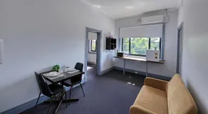 Broadway Hotel - Image 5