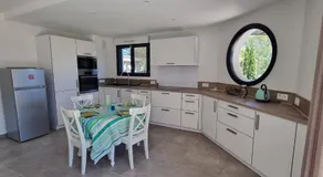Superbe appartement pour 4, climatisé, piscine et garage - Image 3