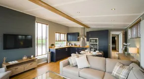 Berth 6 on Upton Lake, Upton-upon-Severn Home on Water - Image 2