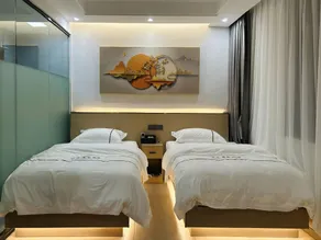 Marriott Business Hotel - Image 2