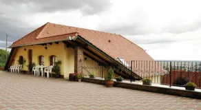 Sárosdi Pince és Panzió - Image 4