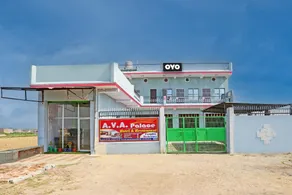 OYO 818125 AVA PALACE HOTEL - Image 3