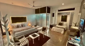 8 Plus Motels - Image 2