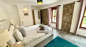 Traditional cosy PET FRIENDLY cottage by the canal with Cymru Holidays - Image 2