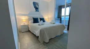 Apartamento ensueño 1a linea playa poniente 6 PAX parking wifi y AC - Image 2
