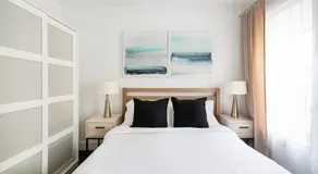 39-3 Newly renovated 3 BR Prime midtown sleeps 6 - Image 2