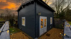 Walliswood Lodge - Wood Burner, Air Con & Wi-fi, Rural Retreat - Image 4
