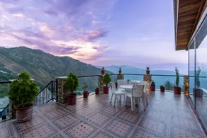 Jomotel Dayaar - An Apple Orchard Villa - Image 3