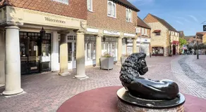 Bright 1 bedroom apartments near Farnham Castle - Image 5