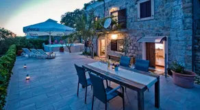 Habitación en casa de familia con barbacoa, piscina privada y terraza | Vistas al mar - Image 2