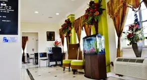 Scottish Inn and Suites Alvin - Image 5