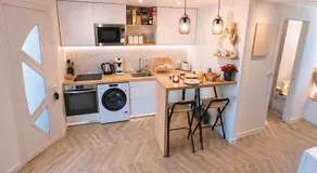 K9 Love Room - Jacuzzi Privatif & Miroir au plafond - Image 2