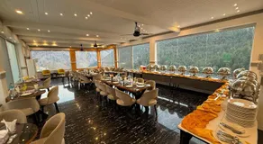 Grand Montis Hotel - Image 2