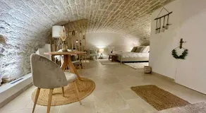 La Maison Pinot Noir - Image 2