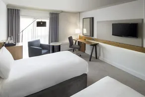 HOLIDAY INN PLYMOUTH - Image 2