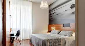 Euro Hotel - Image 2