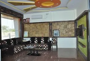 Mahindra Hotel - Image 4