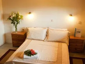 Jo Marinis Rooms - Image 2