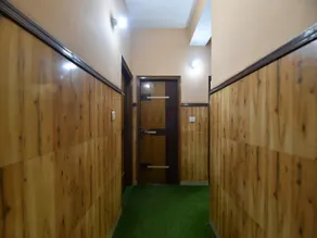 OYO 28322 Hotel Paradise - Image 3