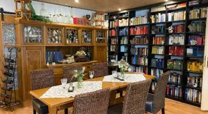Schumacher's Landhaus - Bücherhotel - Image 5