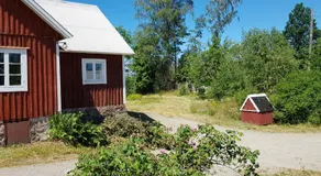 Strönhult farmhouse by the lake - Image 4