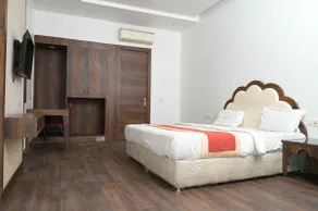 Dev Sagar Hotel & Restaurant - Image 2