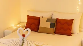 La Suite étoilée provençale : Studio Cozy, Centre Historique, Proche Thermes, Tout Équipé - Image 2