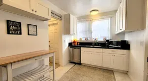Spacious 5BR Private Home 5 minutes to Rodeo Drive with Hot Tub Spacious Backyard Parking - Image 5