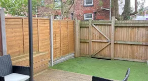 Stylish 3-Bed Home, Co-op Live & Etihad Garden, Free Parking and modern WORKPLACE - Image 3