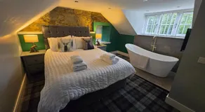 Lochview Apartment - Image 2