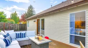 Deck & Gas Fire Pit: Gorgeous Home in Beaverton - Image 4