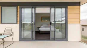 Kangaroo Bay Apartments - Image 2